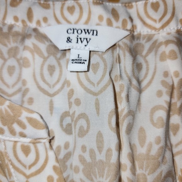 Crown Ivy Woman's tank top with button front V-neck Crown - Picture 7 of 10